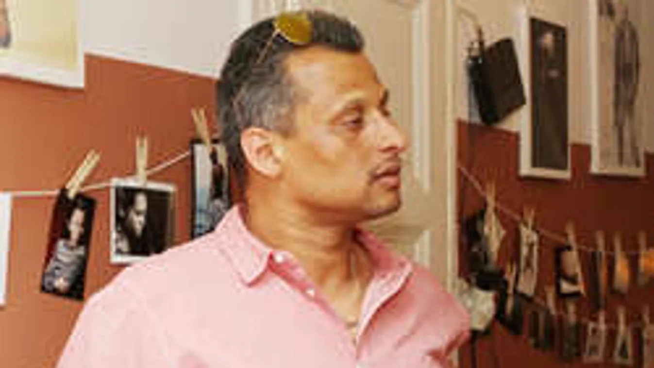 Első magányos karácsonyáról vallott a magyar énekes