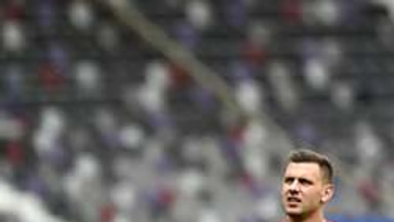 Ez igen! Szalai félmeztelenül telel - Fotó