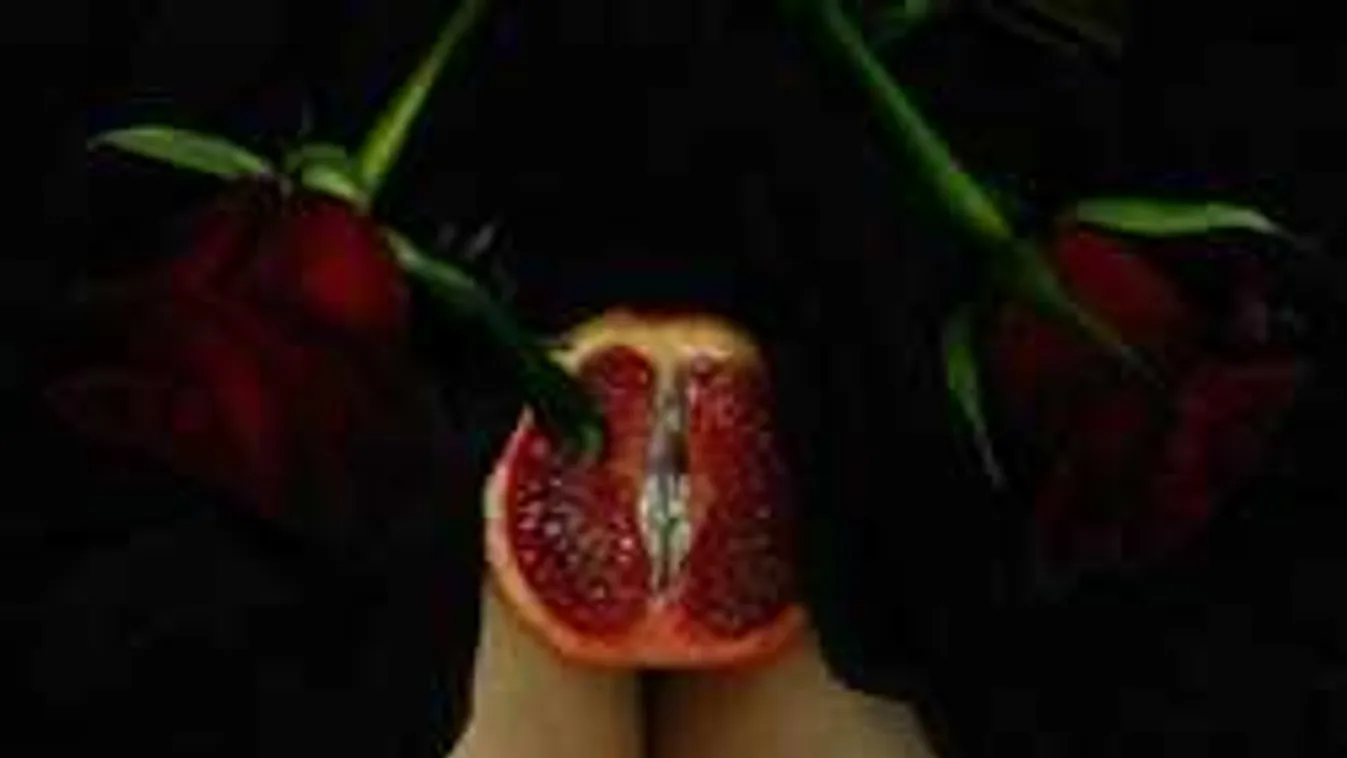 A fél világot megbotránkoztatta ujjazós fotóival ez a nő