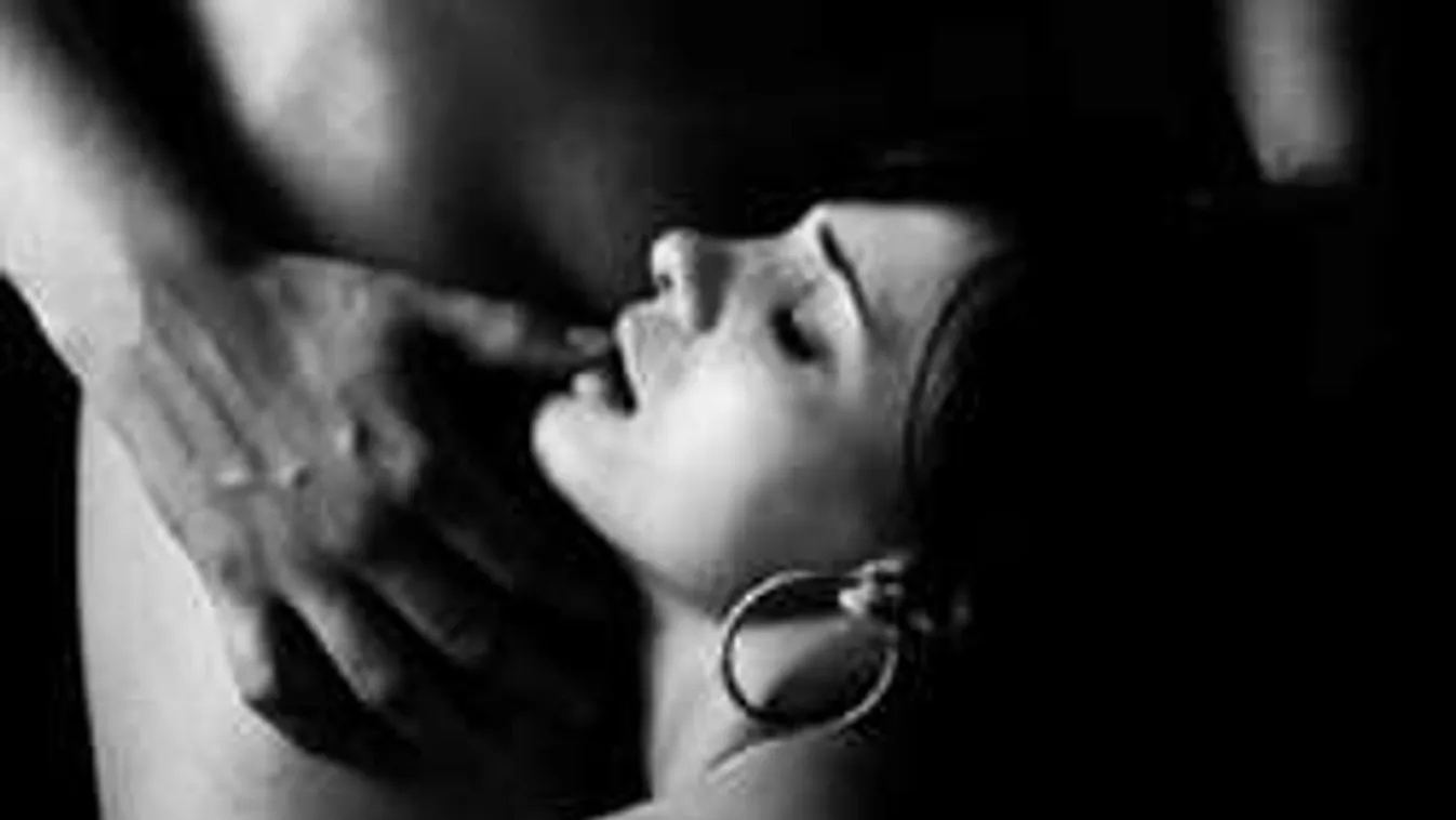 Pornószínésznők bemutatják: Így kell orálisan kényeztetni a férfit