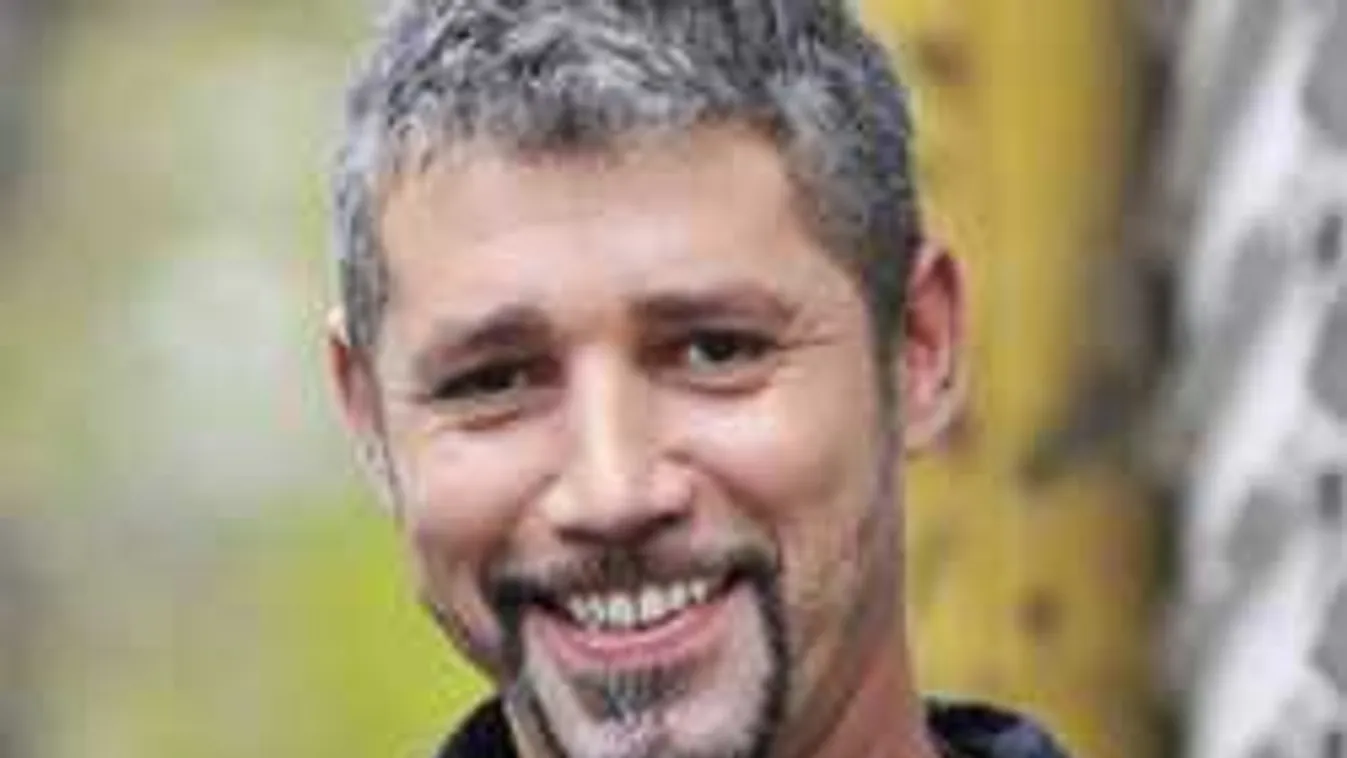 Támadják a műsorvezetőt, amiért hamar bölcsődébe adta a gyerekeit