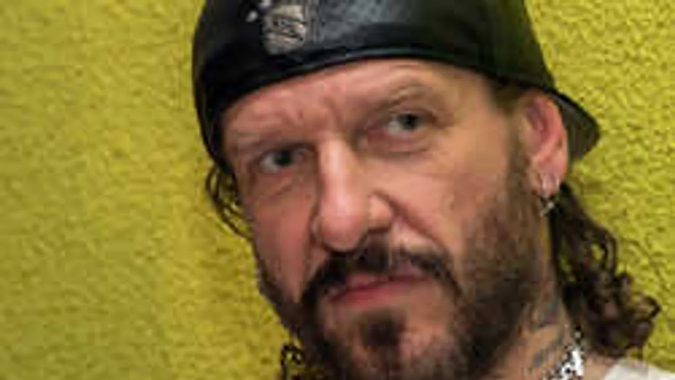 Ganxsta Zoleen kifogott gyermeke házi feladata