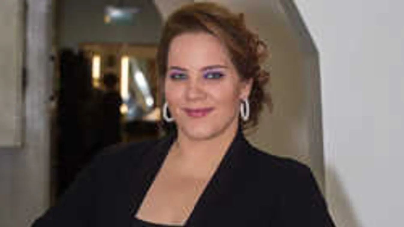 Tóth Vera megható fotót posztolt a Teréz körúton megsérült rendőrökről