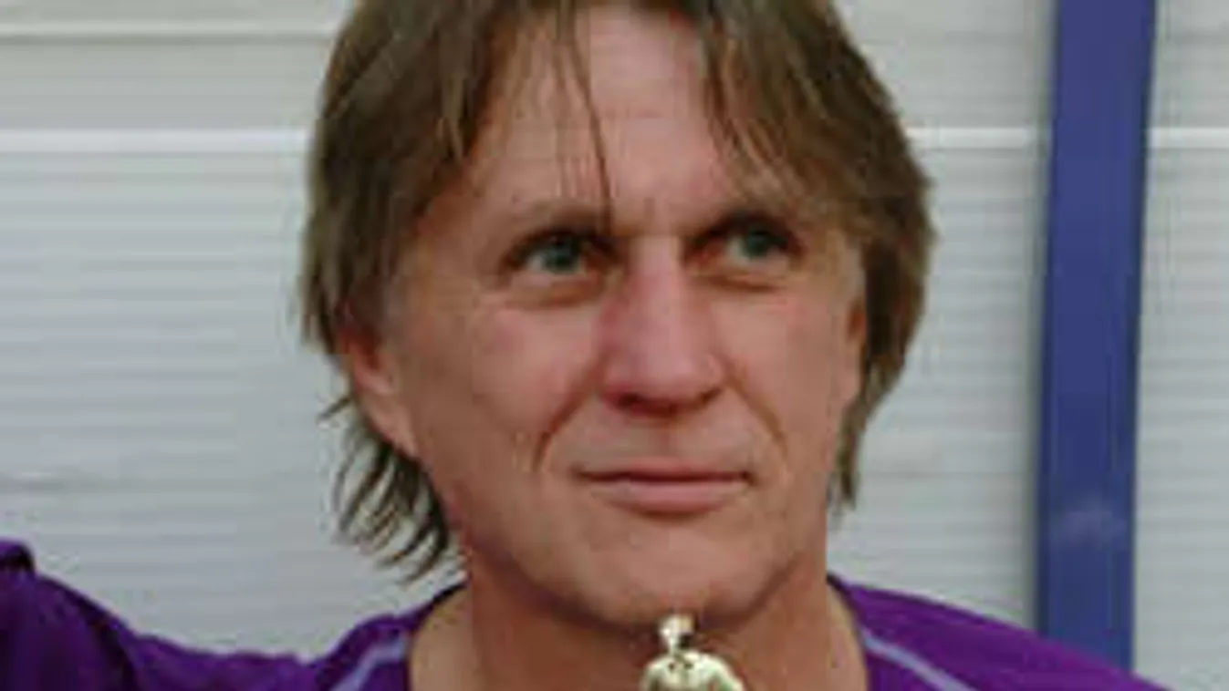 Hazatért a nagybeteg Törőcsik András