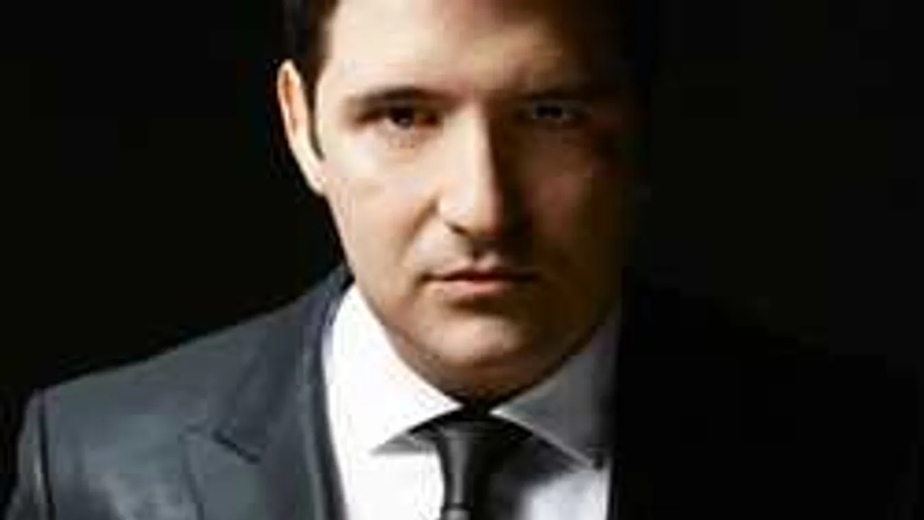 Bizarr vita kerekedett Hajdú Péter mellkasszőrzetéről