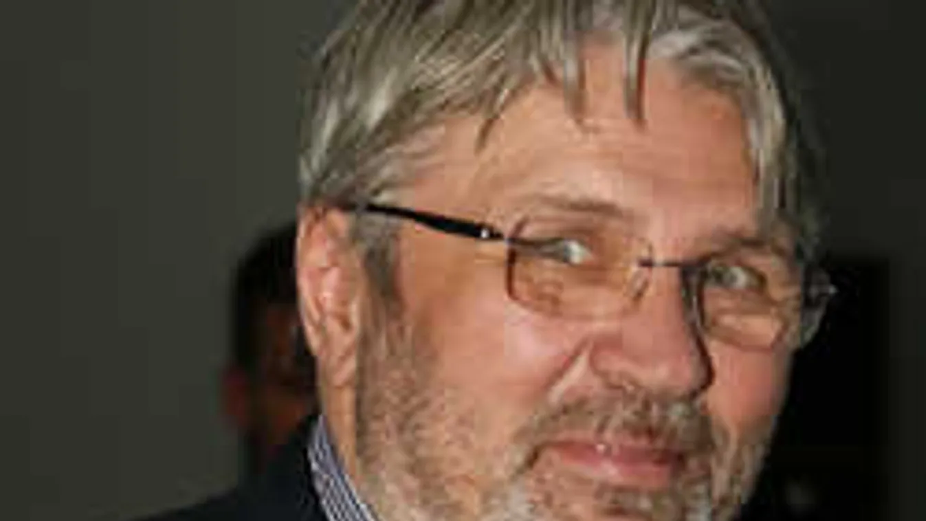 Marad az úszókapitány? Ma eldől Gyárfás emberének sorsa