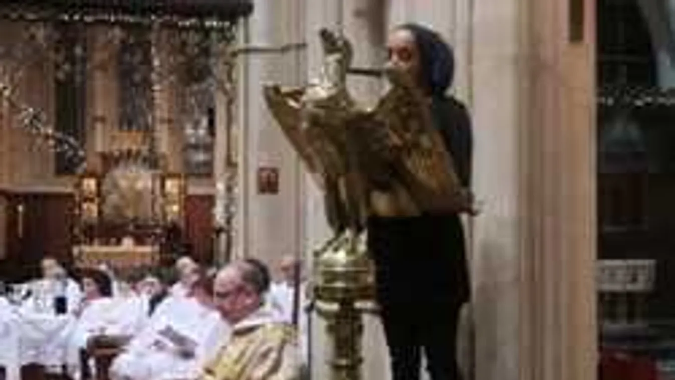 Istennek nincs fia, Allah az Úr  - énekelték egy skót katedrálisban!