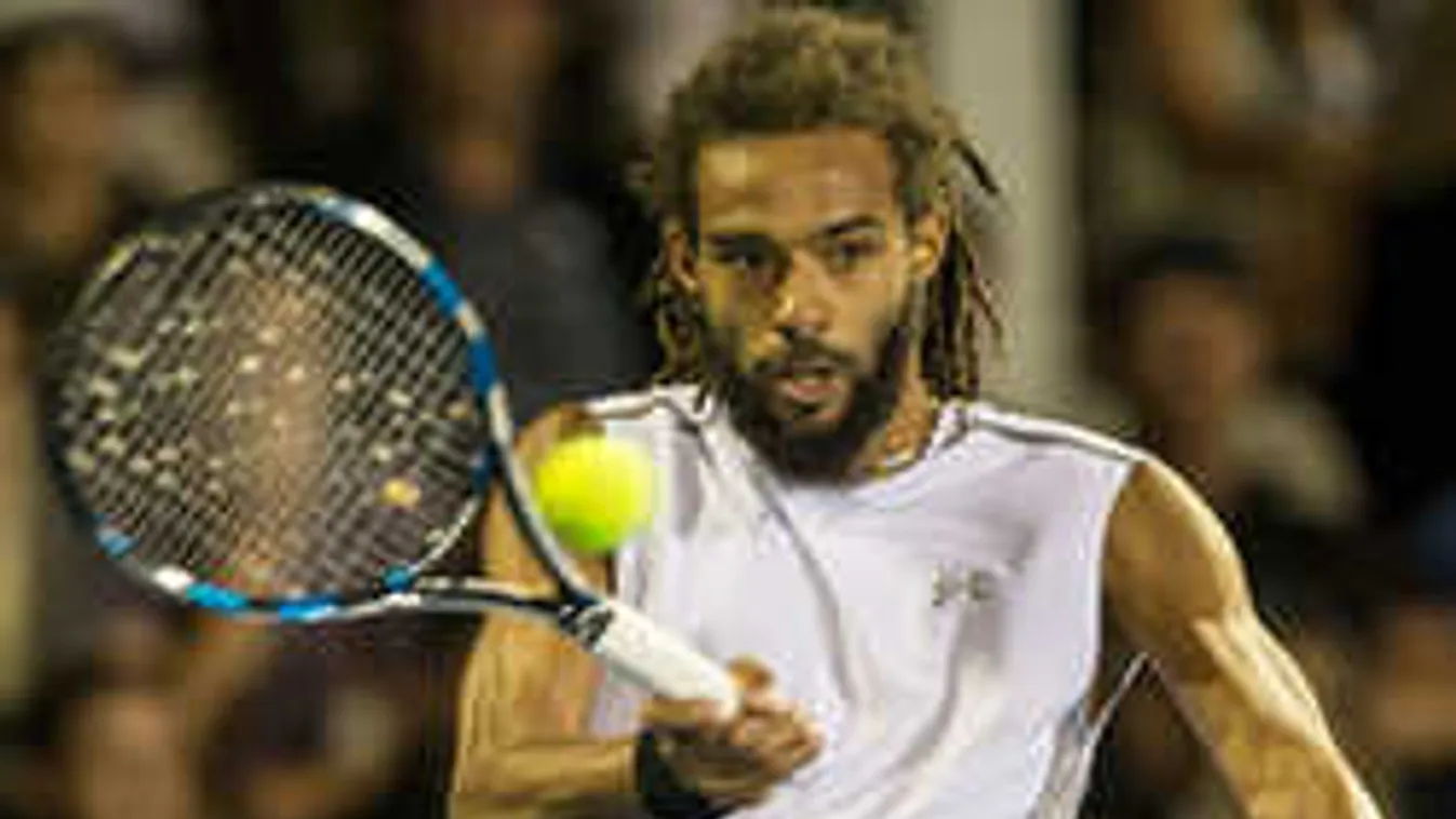 Döbbenetes tetkót villantott a félmeztelen szexi sportoló