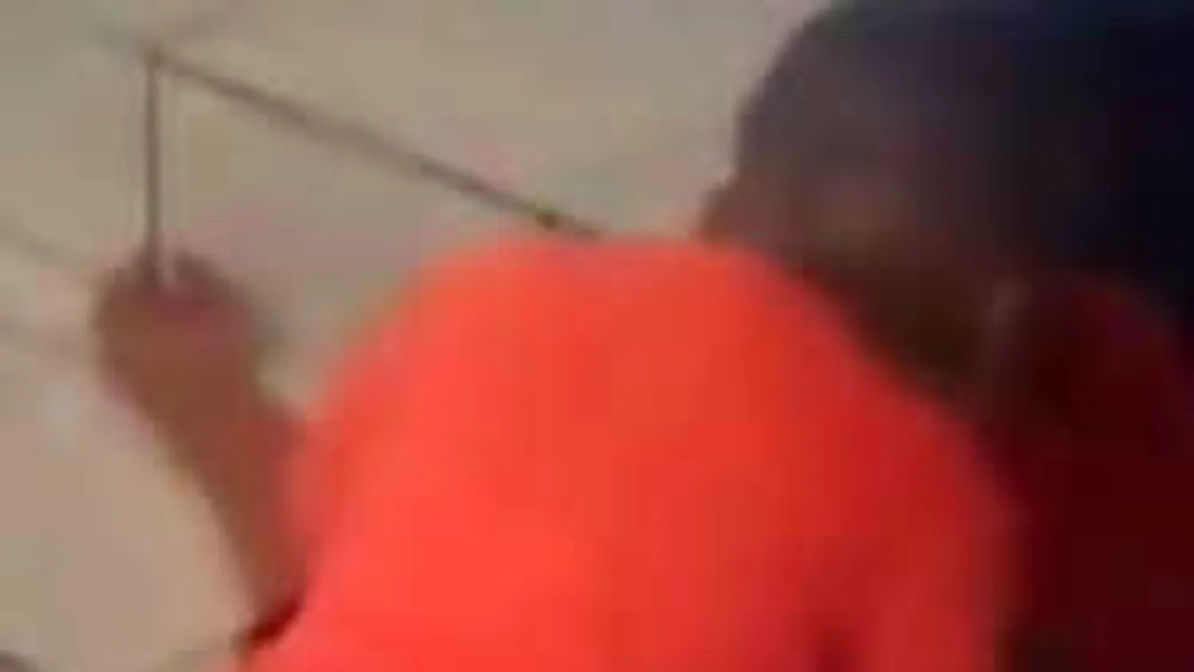 Sokkoló: halottnak tettette magát az anya - videó