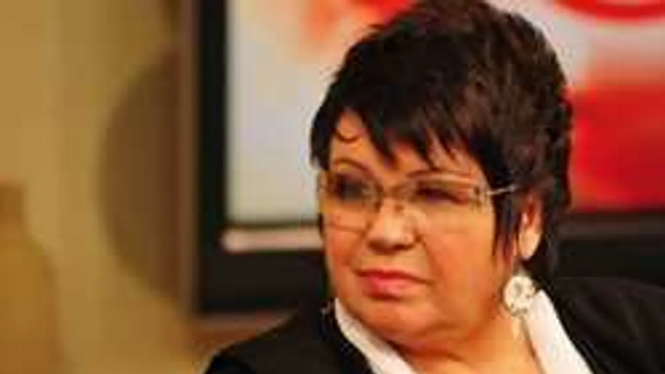 Fillérekért árulják az örökösök Harangozó Teri hagyatékát