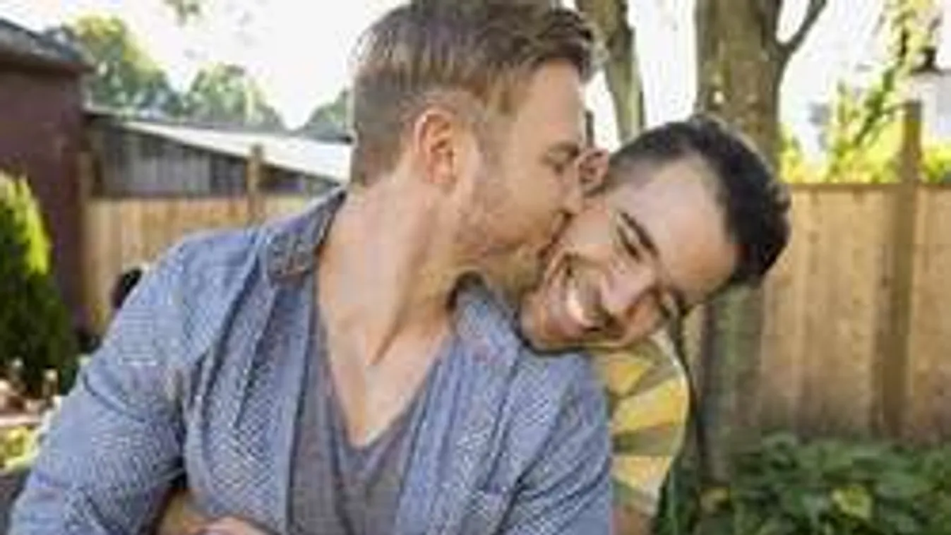 Meleg és leszbikus migránsok számára nyílik menekültszálló Kölnben...