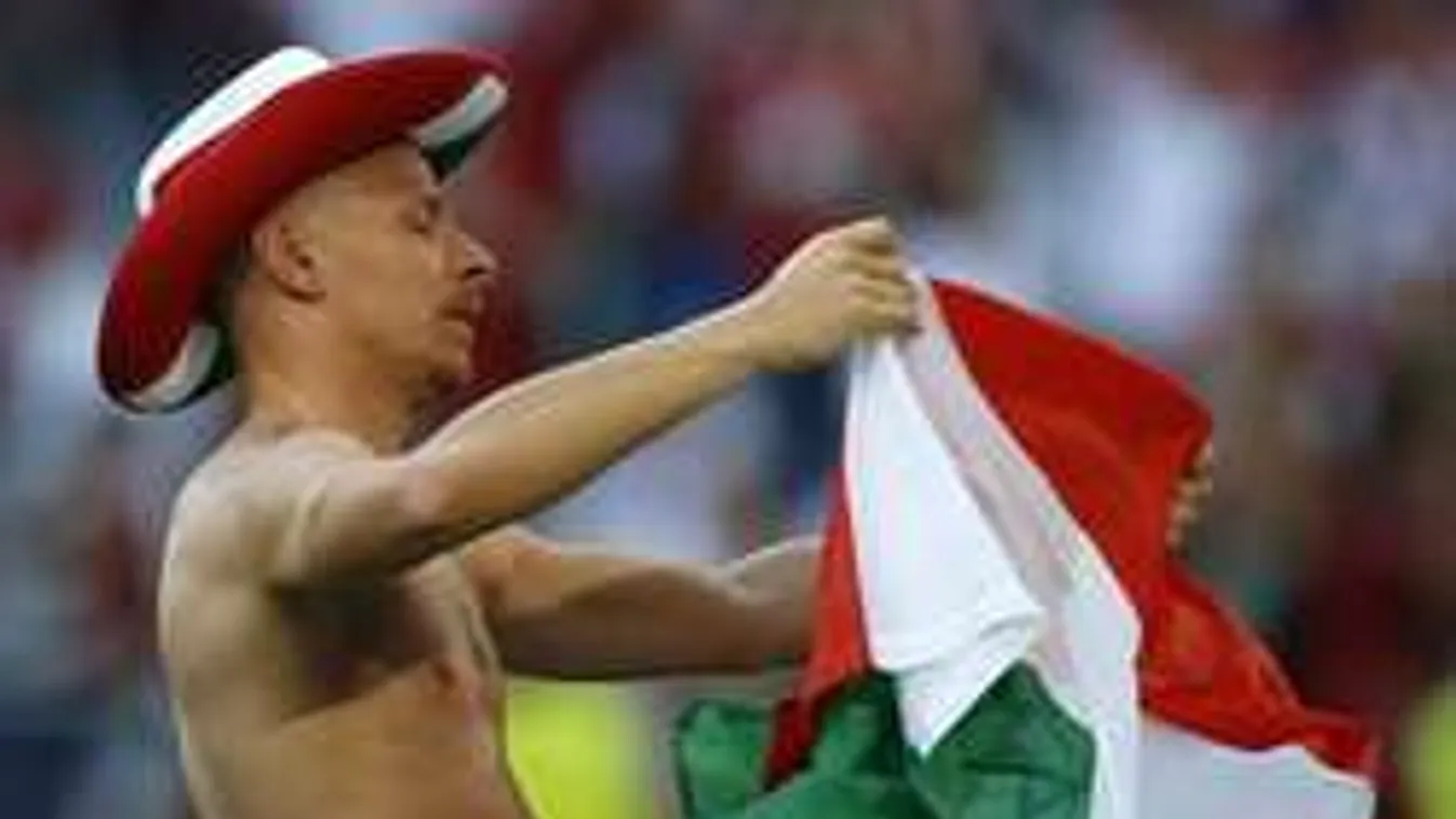 Most egy dubaji hajón lazulnak Dzsudzsákék