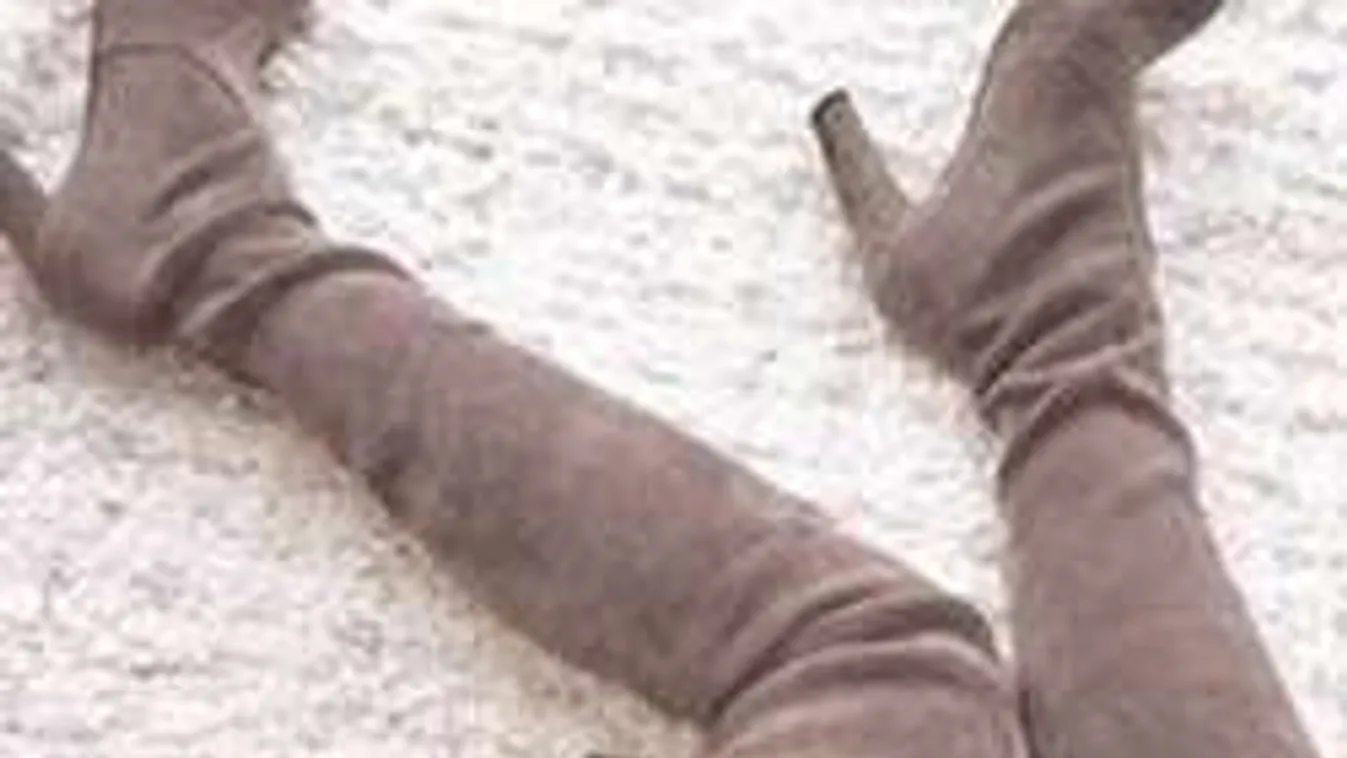 Szerezd be ezt a csizmát, mert őrületes divat lesz tavaszig!