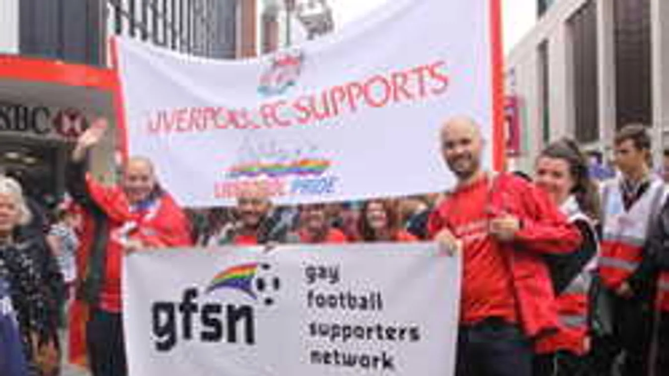 Együtt tehetnek vallomást a meleg futballsztárok