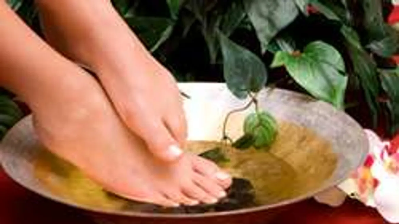 Áztasd a lábad ecetbe! Jobb, mint a pedikűr