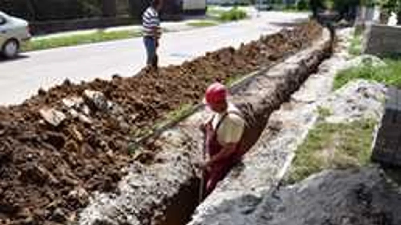 Négy cég végzi el a főváros másfél milliárdos csatornafelújítási munkáit