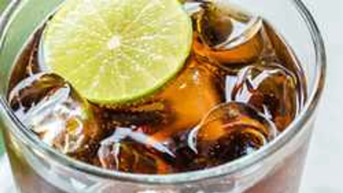 Így teszi tönkre az egészségedet a kedvenc üdítőitalod