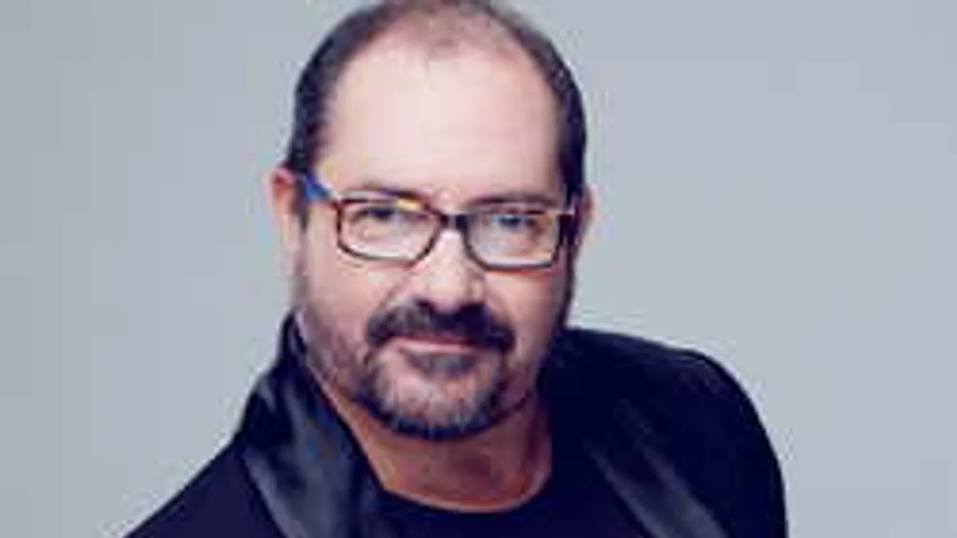 Intim fotón bukott le a legendás humorista