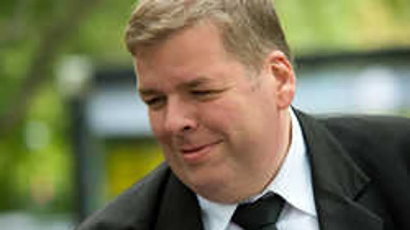 Nincs ideálisabb férj Schmuck Andornál!