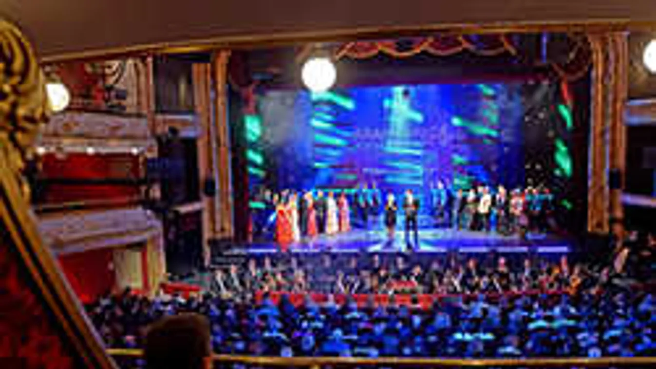 Gólyahír! Megszületett a magyar sztárpár első gyermeke!