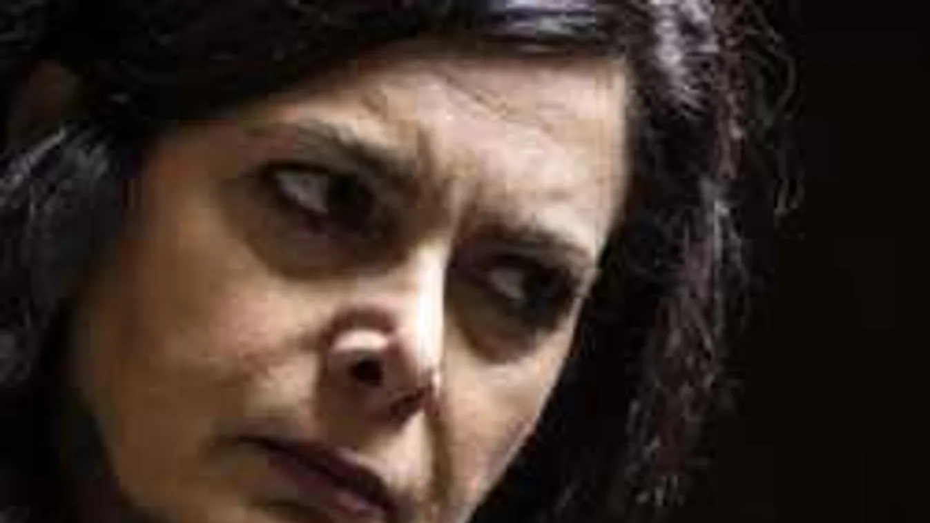 Migráns támadt egy  62 éves nőre a boltban, leszakadt a nő lépe