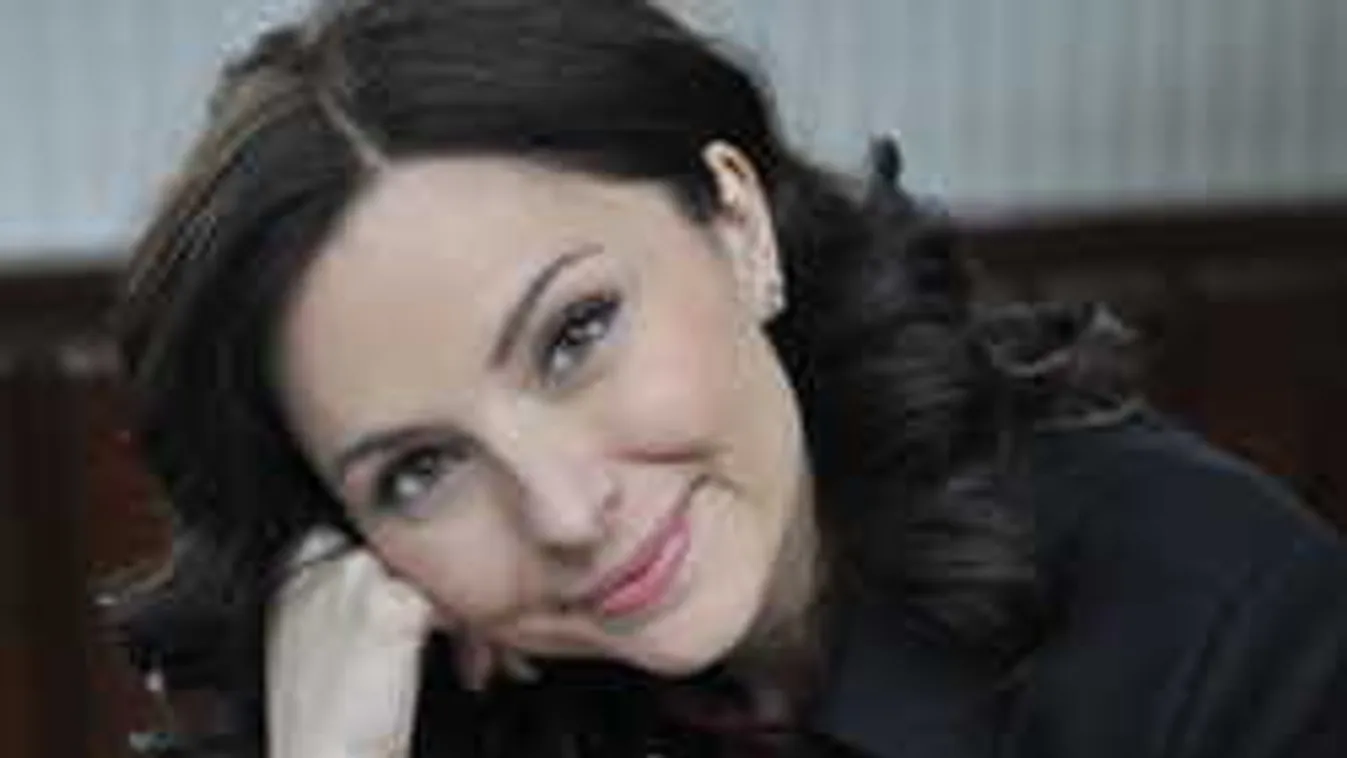 Filmszerepet kapott a csodás hangú magyar énekesnő