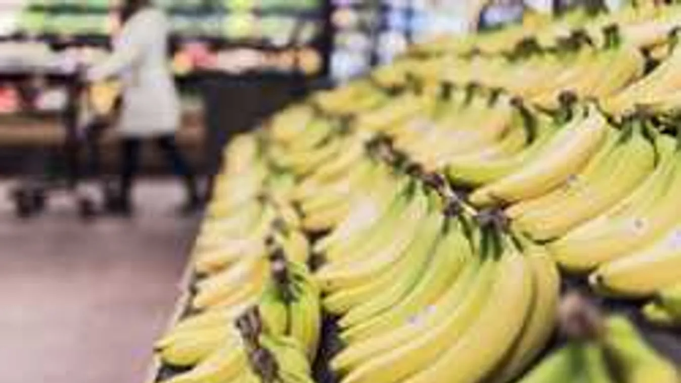 Lebukott a férfi: a vásárlók előtt nyúlt magához az édesapa