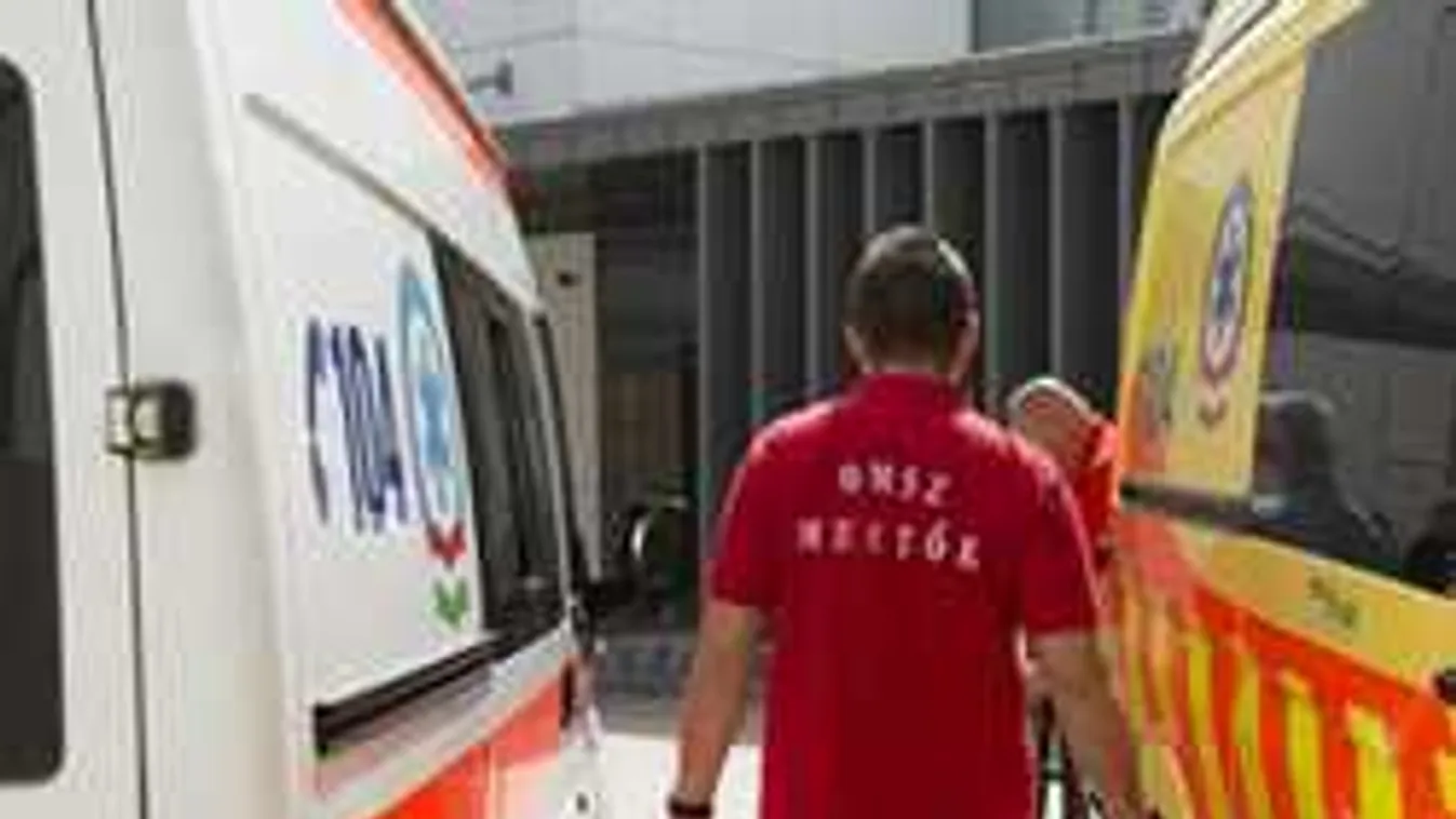 Durva üzenet a mentőket szexuális zaklatással vádoló lány Facebookján