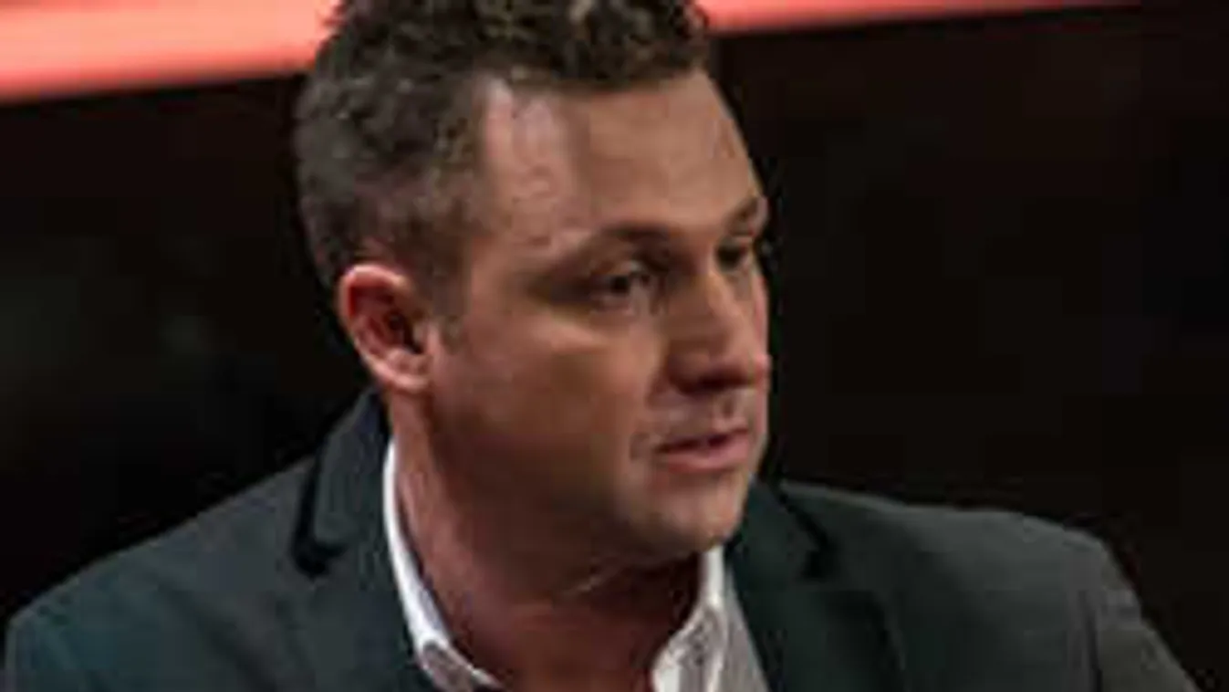 Agyműtéten átesett édesanyja állapotáról mesélt a magyar énekes