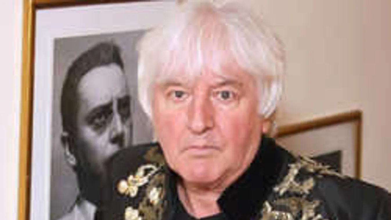 Ma műtik Tahi Tóth Lászlót