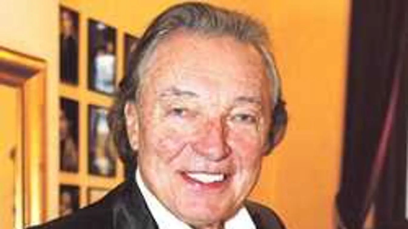 Életmentő műtétet hajtottak végre Karel Gotton