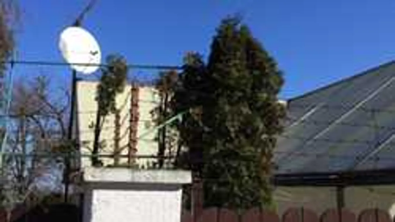 Szögesdrót mindenütt: Mi történik Klapka György egykori otthonával?