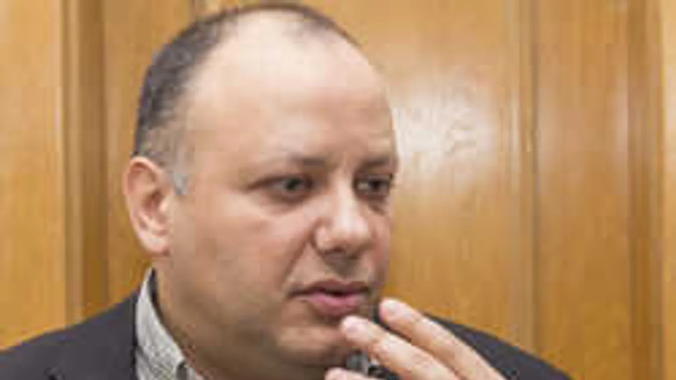 Új anyukát talált gyermekének Damu Roland