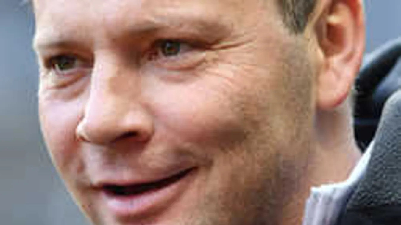 Itt az újabb Dárdai-csoda, százados lett a magyar edző