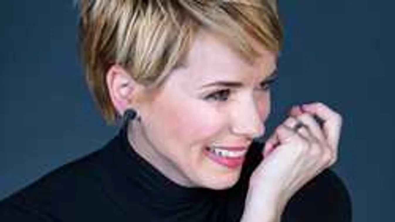 Mi történt D. Tóth Kriszta arcával az elmúlt egy év alatt?