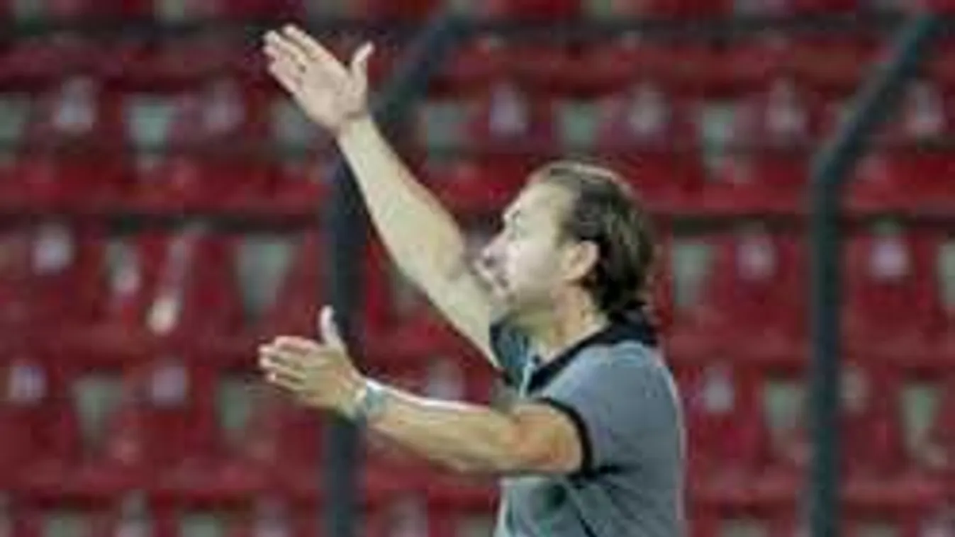 Belháború a Fradiban, Doll kiakadt