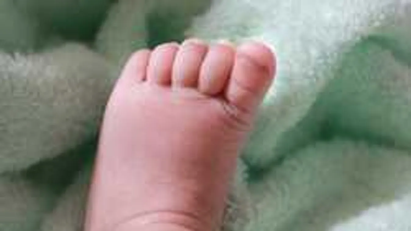 Váratlan bejelentés: megszületett a magyar TV-sztár kisfia!