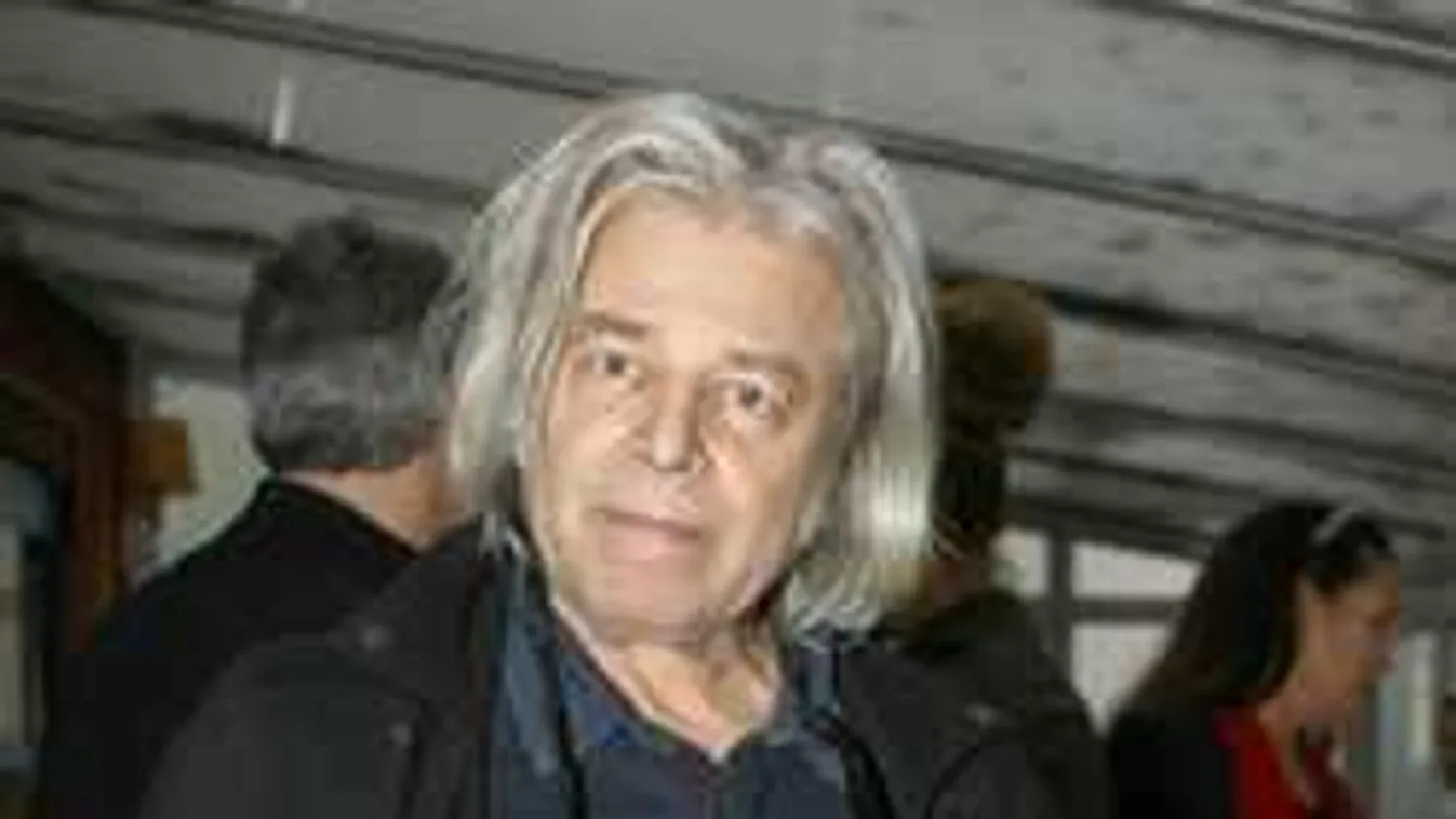 Sosem látott fotó került elő Somló Tamásról