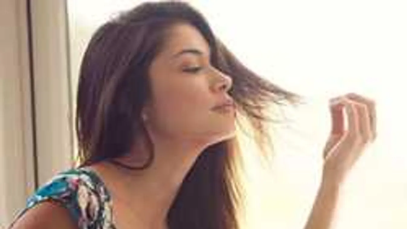 Csak két levél takarja el a nyuszilány vénuszdombját