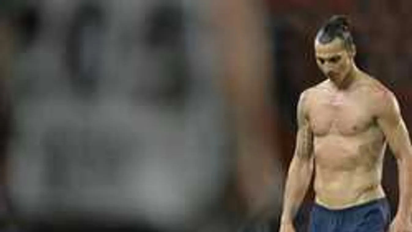 Hatalmas balhéba keveredett a sztárcsatár