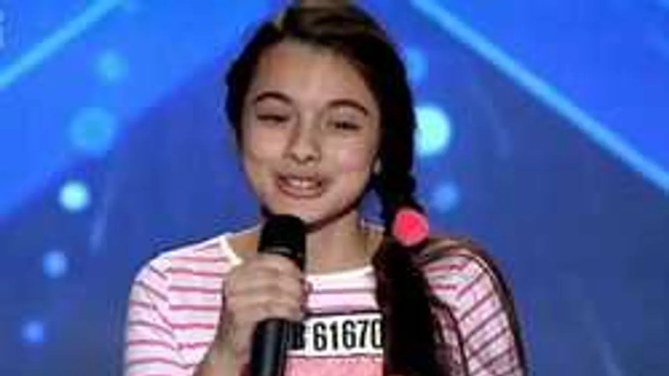 Lehetetlen kibírni könnyek nélkül: Így énekel ez a 13 éves kislány