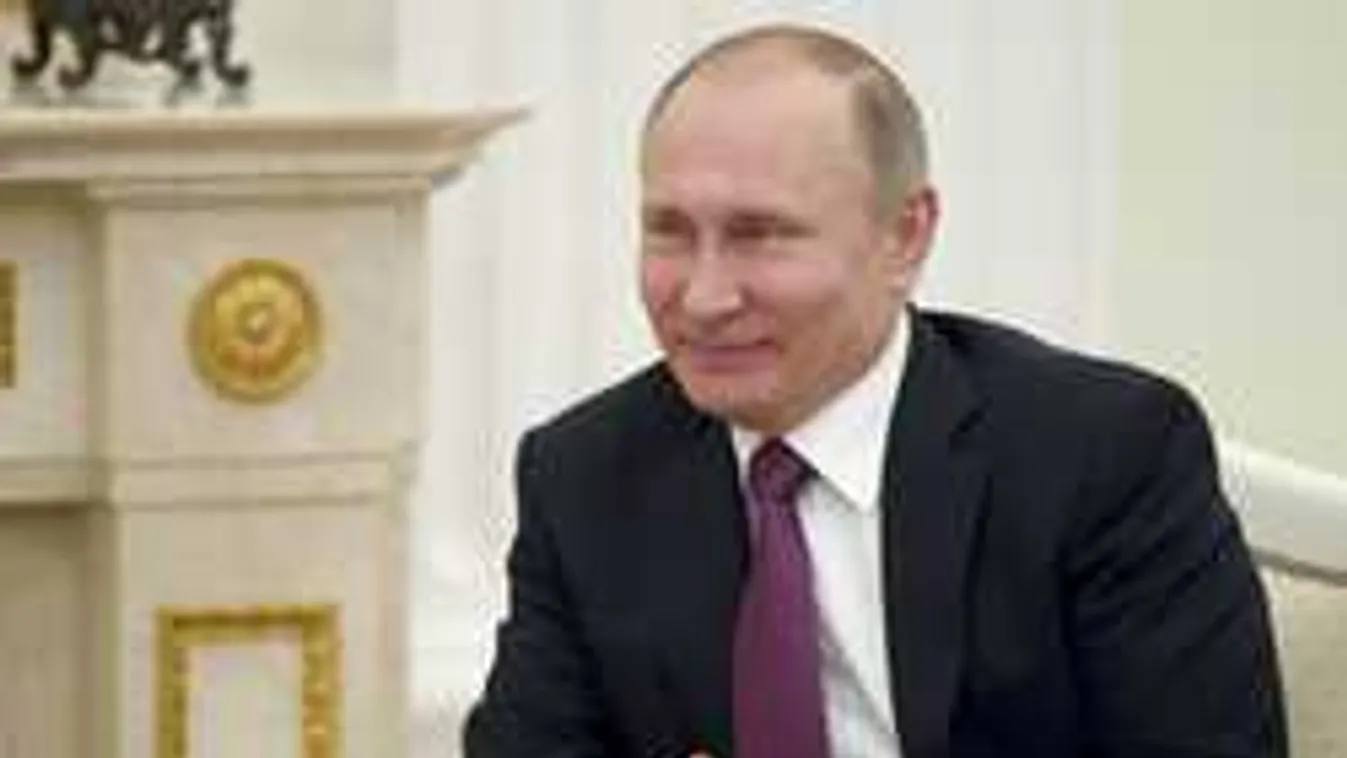 Putyin új arca: parfümmel hódít az elnök