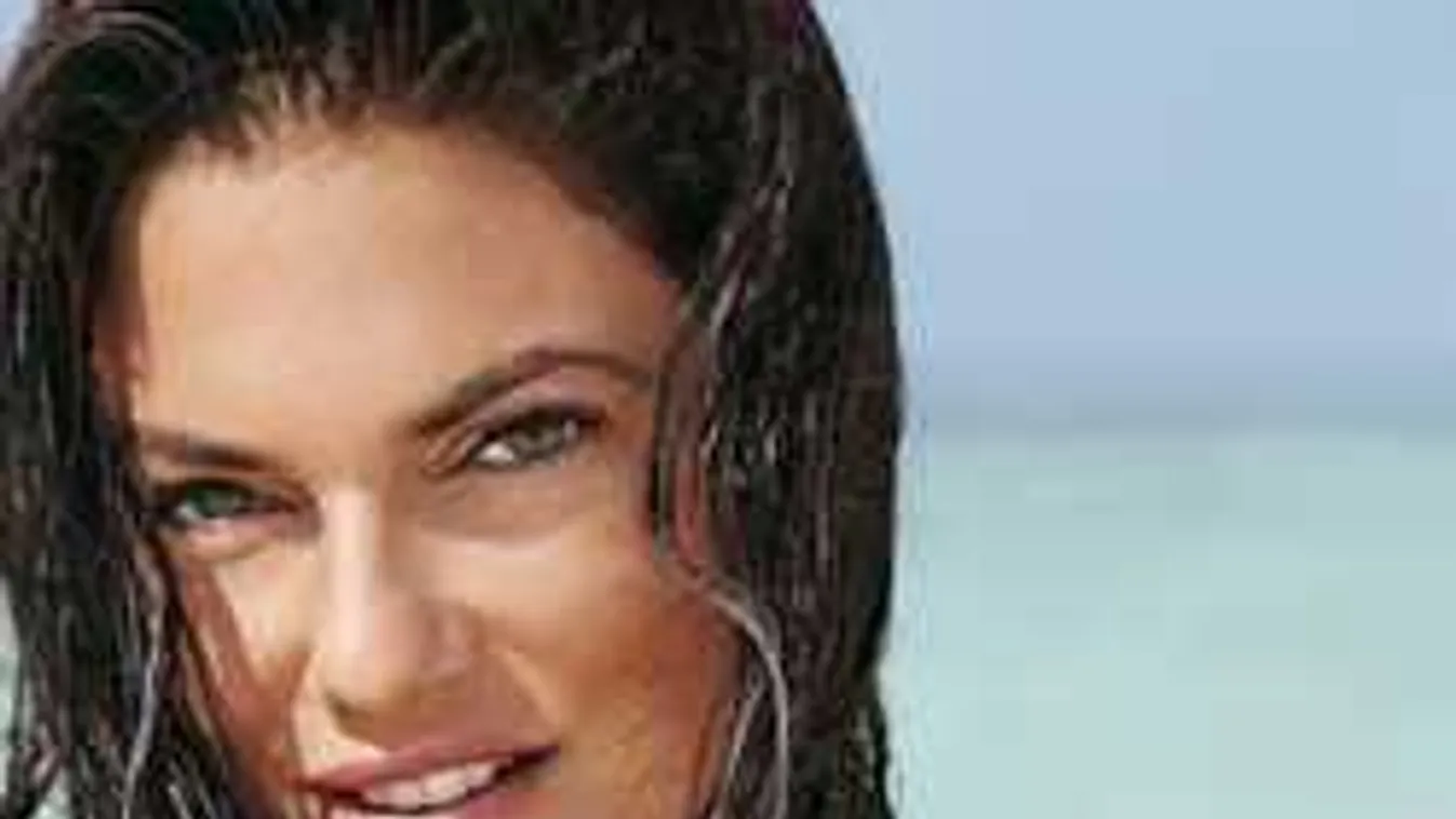 Bódi Sylvi 50 órát utazott ezért az ölelésért - Fotó