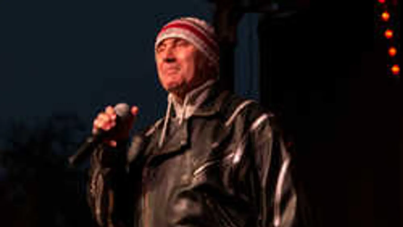 Forrong a dühtől a magyar énekes, nem engedték fel a színpadra