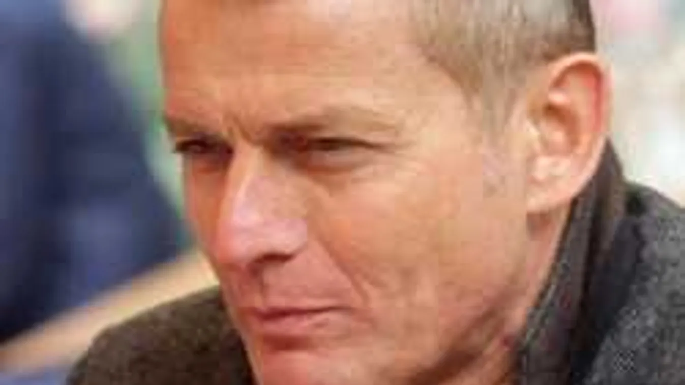 Pécsi Ildikó pénzzel segíti Rékasit