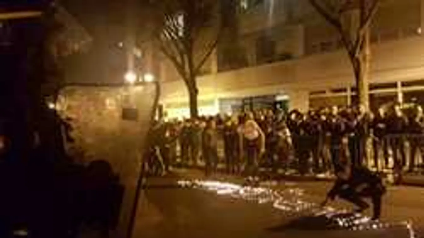 Elszabadult a pokol, újra lángokban állt Párizs