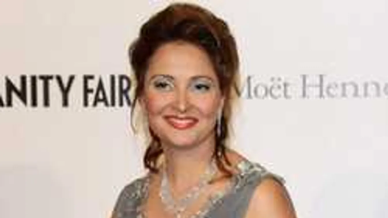 Megcsalta nagykövet férjét a nő, börtönbe került