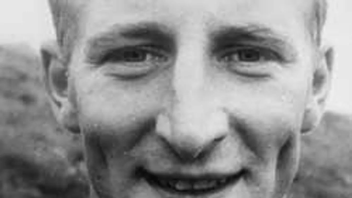 Gyászol a futballvilág, meghalt a britek legendája