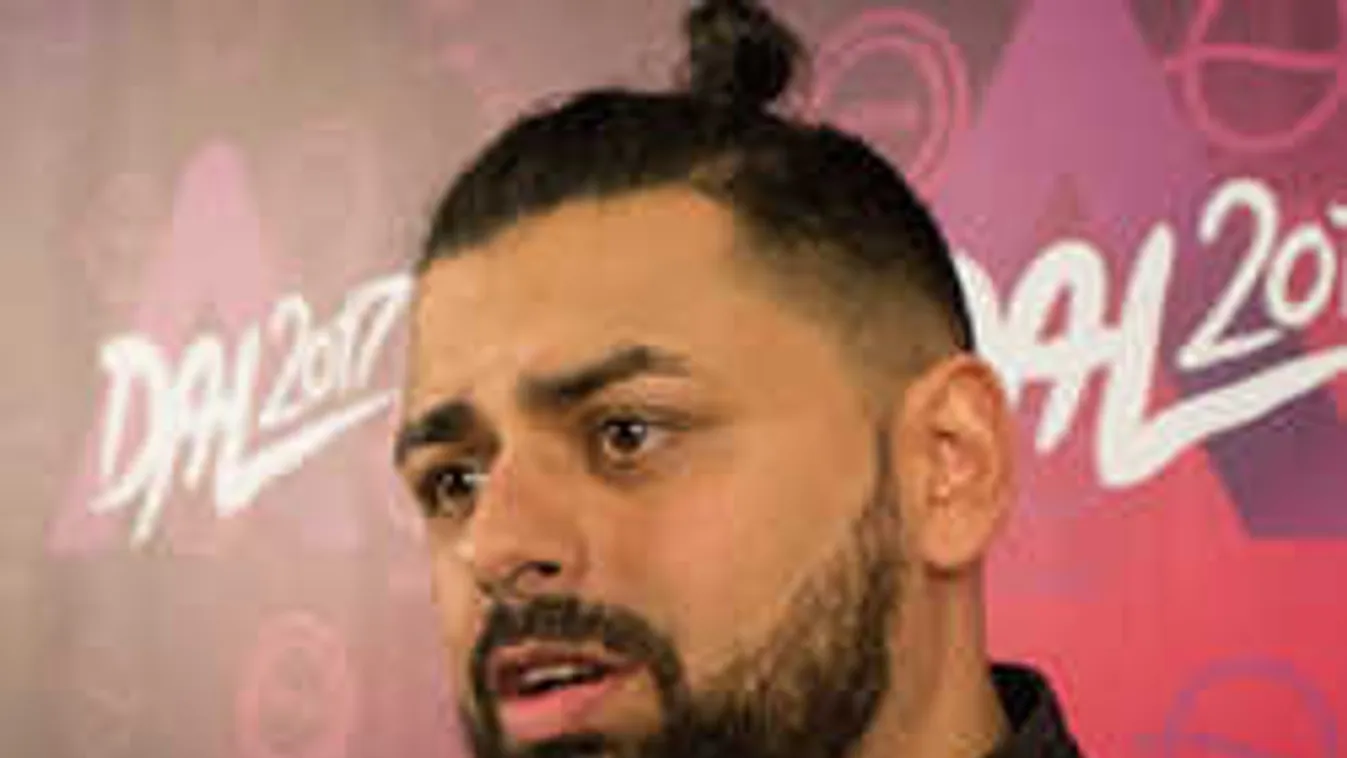 Õszintén beszélt a megcsalásról a magyar énekes