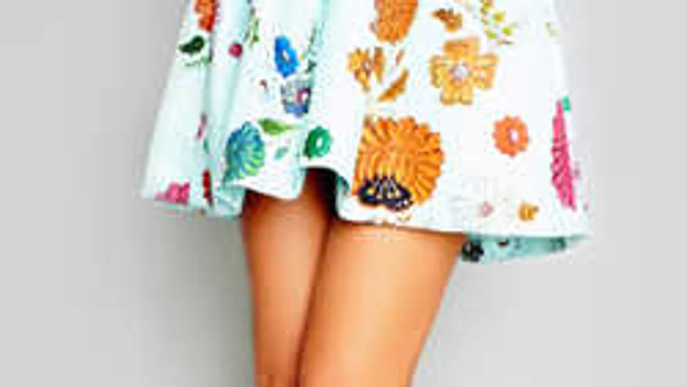 Szexin villannak a női lábak tavasszal! Minden férfi megőrül majd!